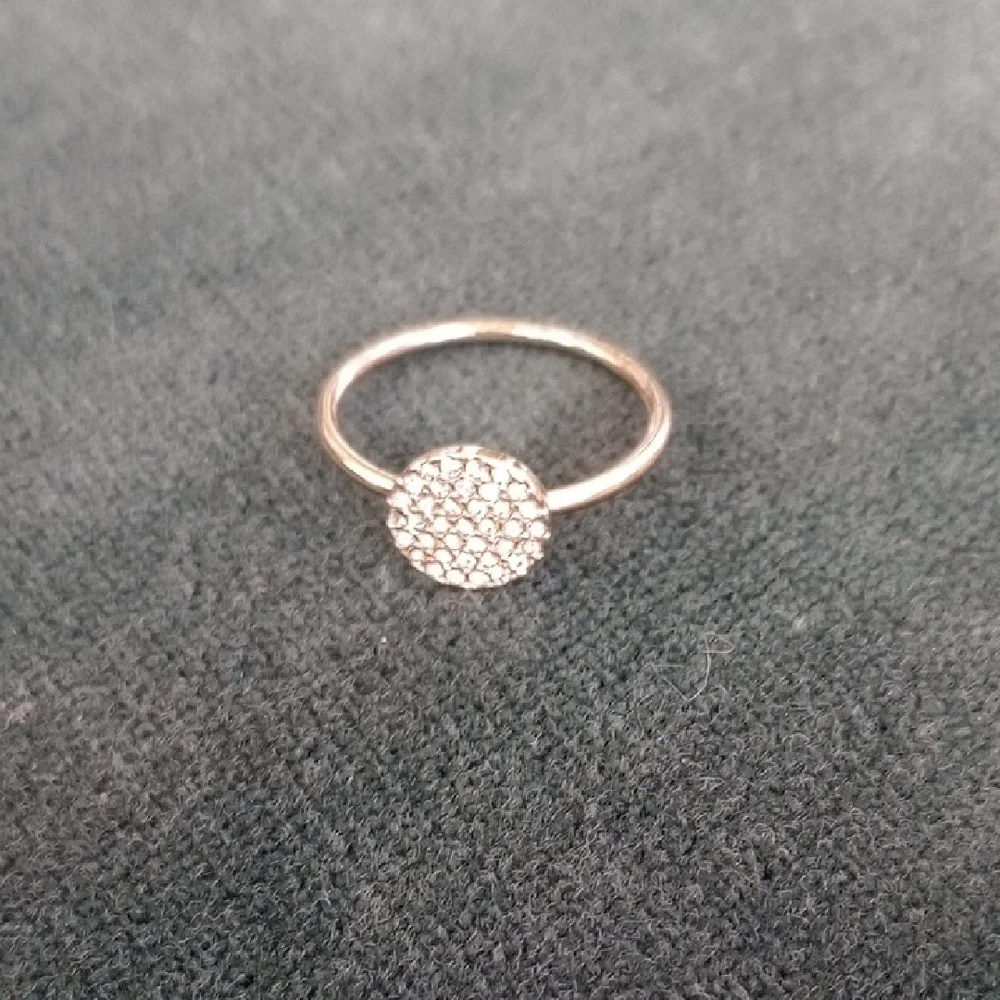 🧡2/$10 EUC MACY'S Elegant 14 Kt. gf. Gold Pave Crystal Ring - Picture 1 of 4